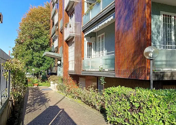 SAHI - Via Dei Ciclamini MM1 Primaticcio, Stadio San Siro, ospedale San Carlo